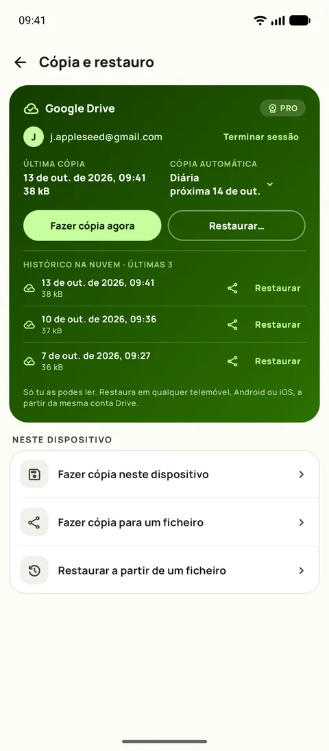 O ecrã Cópia e restauro do Subby, com a cópia automática definida para diária e as três últimas cópias listadas, em Android