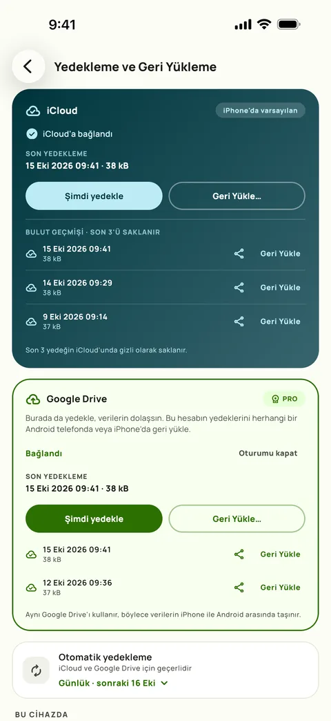 Subby'nin Yedekleme ve Geri Yükleme ekranı: otomatik yedekleme günlüğe ayarlı, son üç yedek listelenmiş, iPhone üzerinde